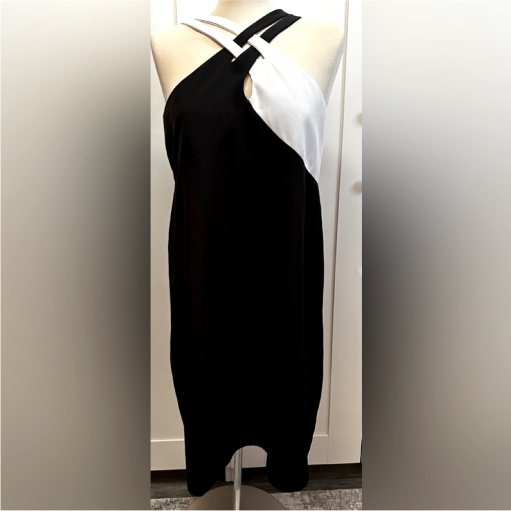 Cross Front Accent Black And White Dress Sz Large NEW!